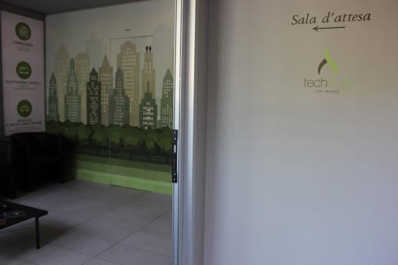Sala d'attesa Techauto a Sondrio